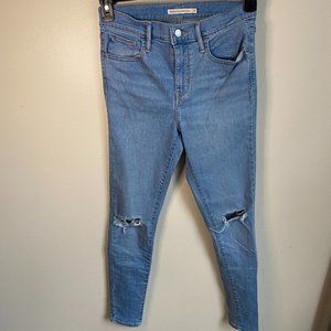 Levi's Skinny Jeans Rip Knee